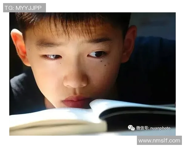 亚当斯的传奇人生与不朽成就探秘：从平凡到伟大的奋斗历程